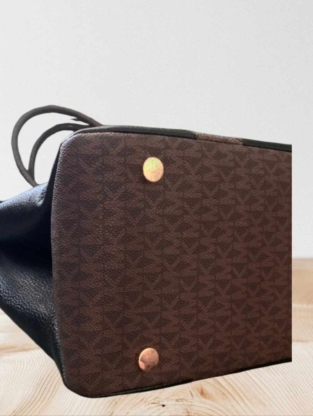 Michael Kors Austin Large Pebbled Leather Satchel- EUC
